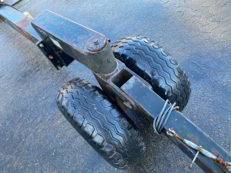 New Holland Skærebordsvogn