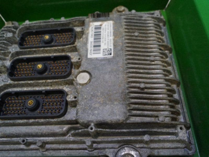 John Deere 670S