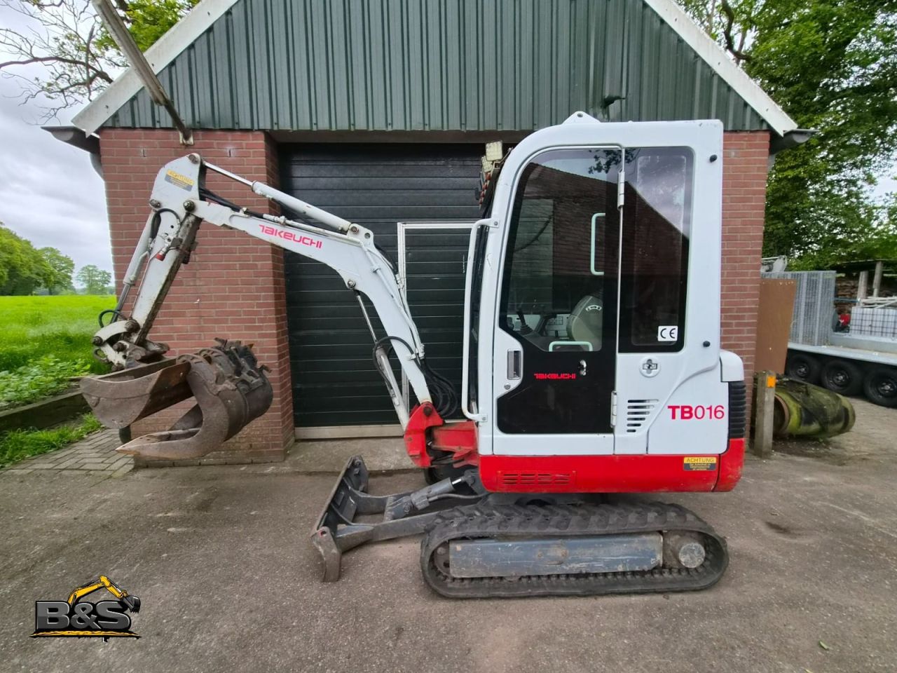Takeuchi TB016