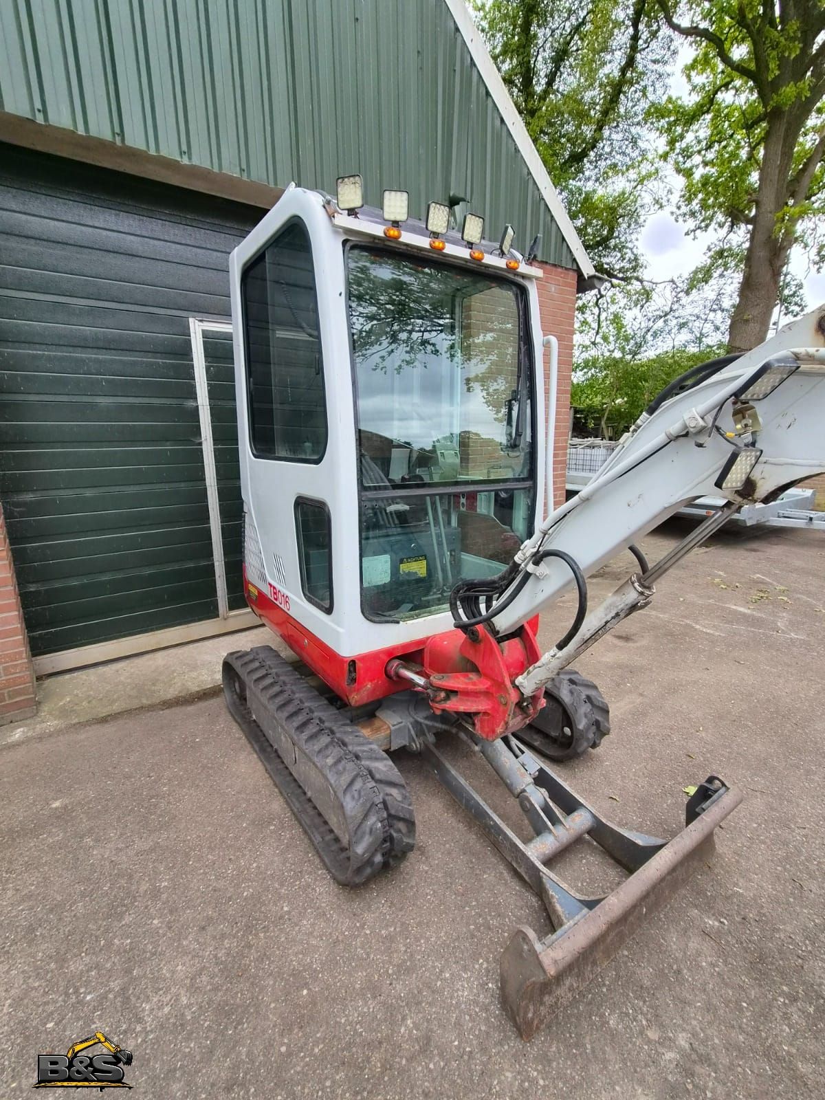 Takeuchi TB016