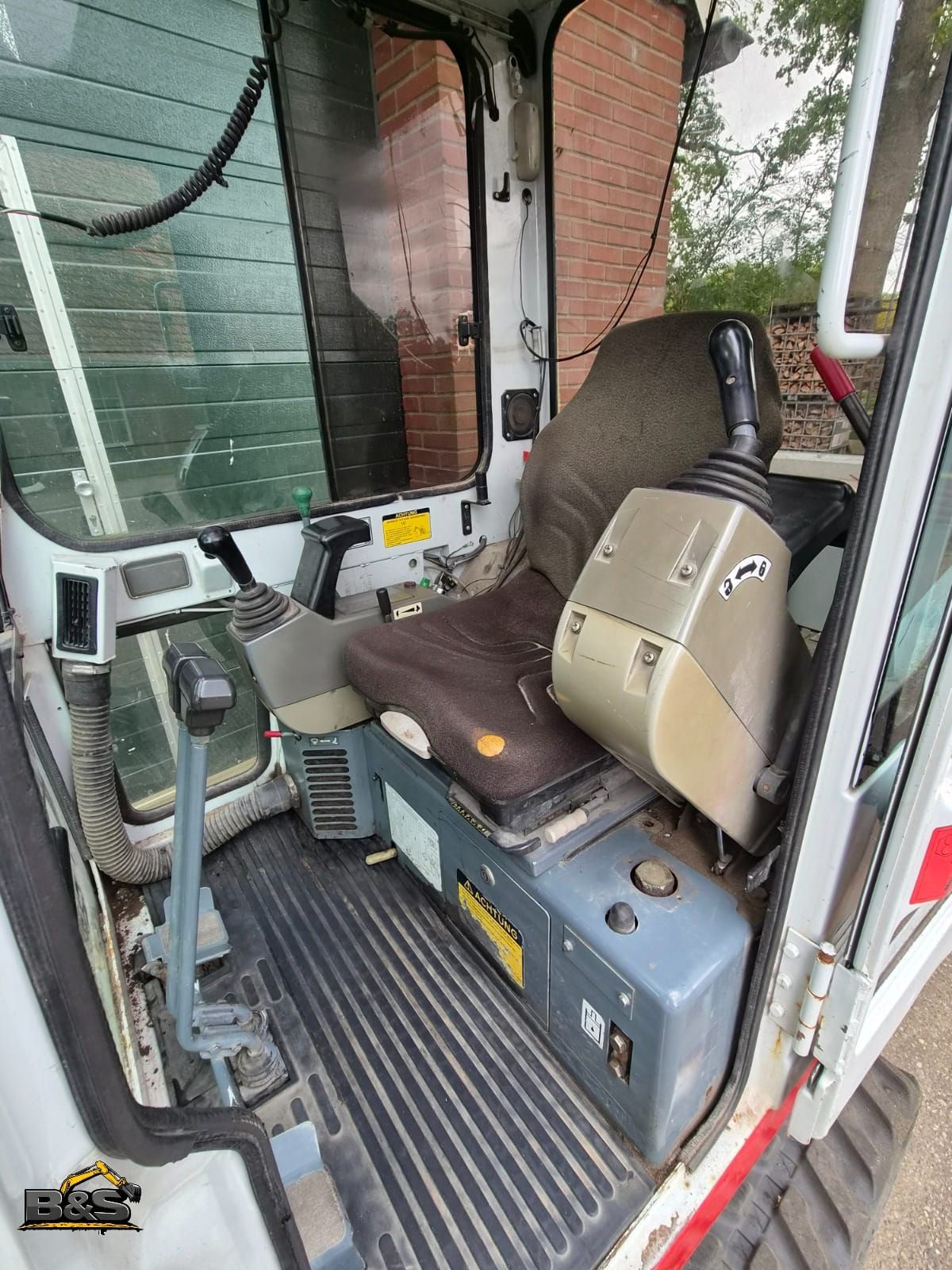 Takeuchi TB016