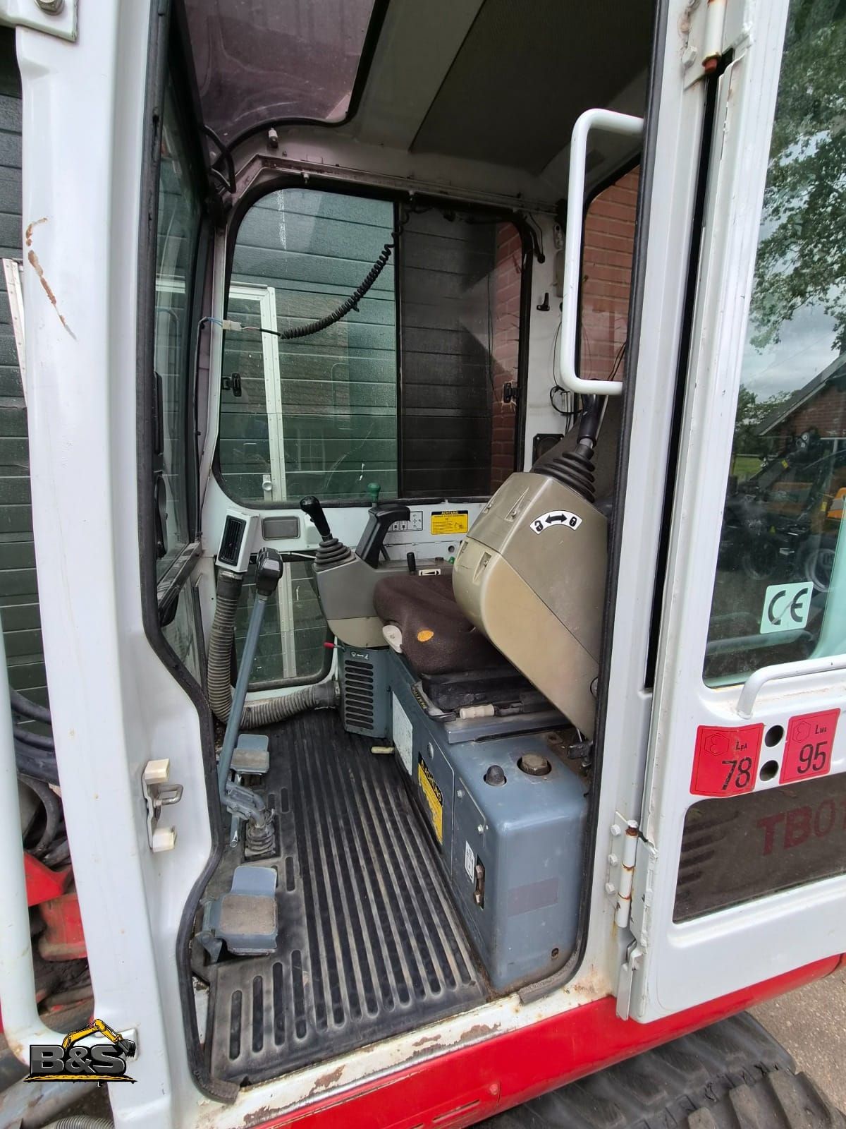 Takeuchi TB016