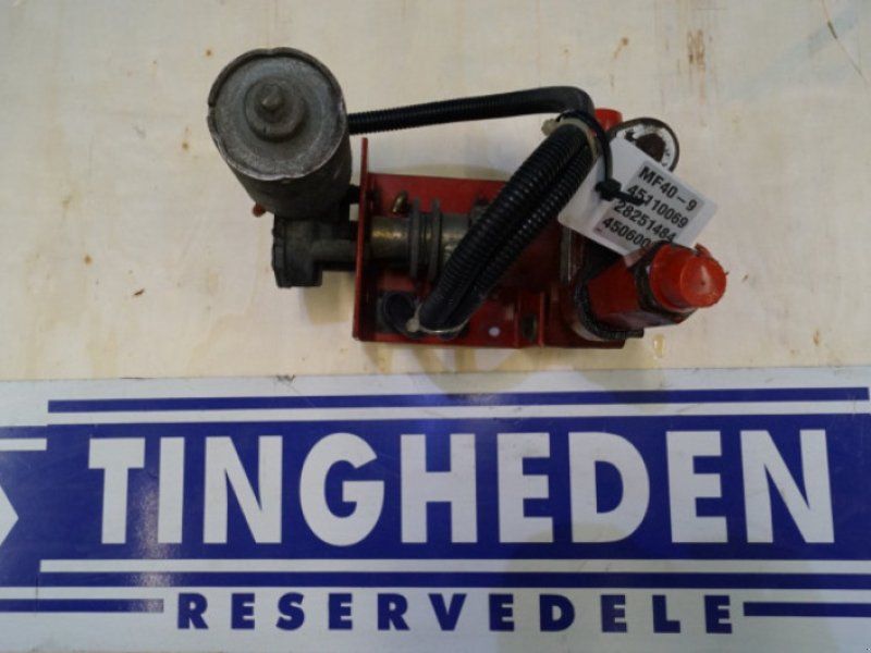 Massey Ferguson 40