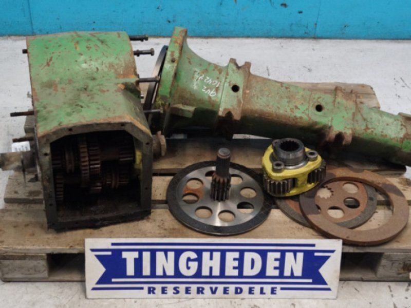 John Deere 1042
