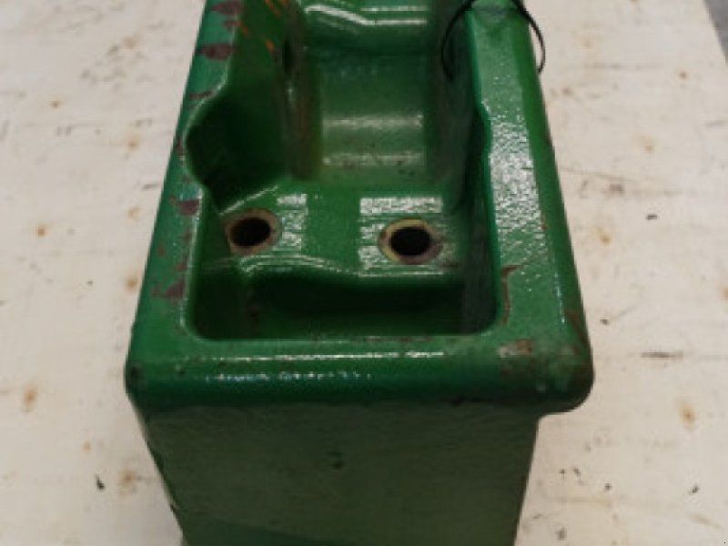 John Deere 6105M