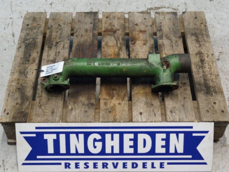 John Deere 3140
