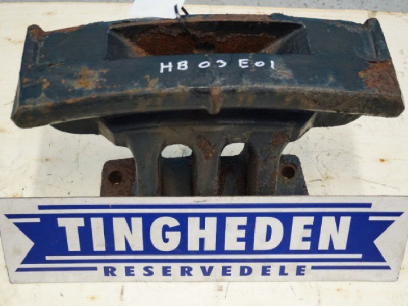 New Holland TG285