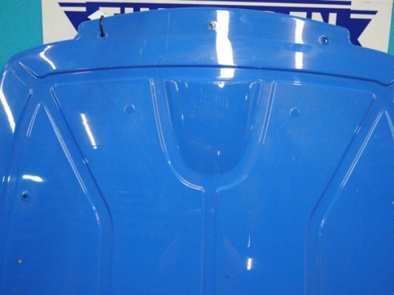 New Holland TG285