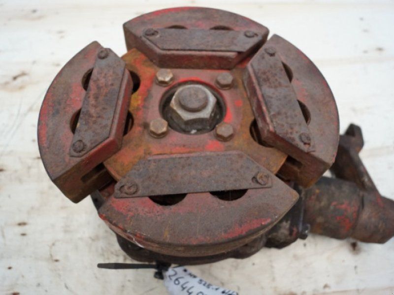 Massey Ferguson 525