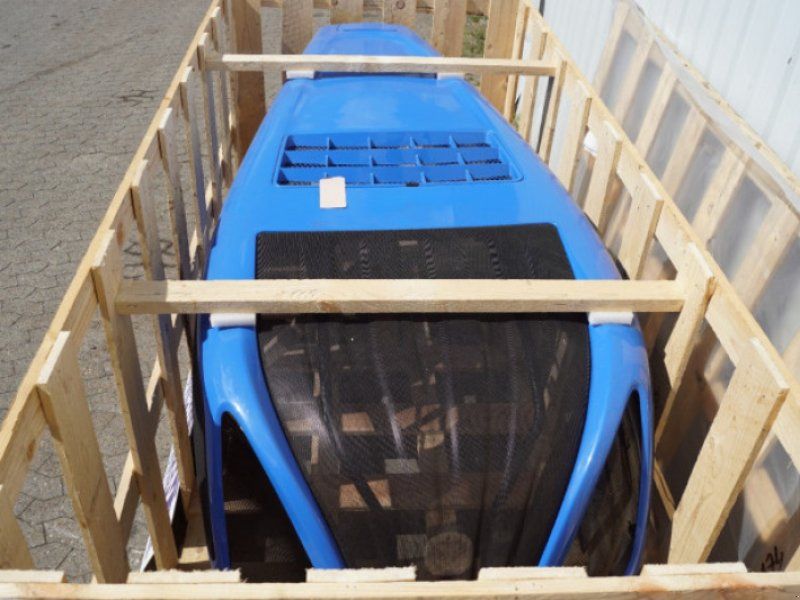 New Holland T8