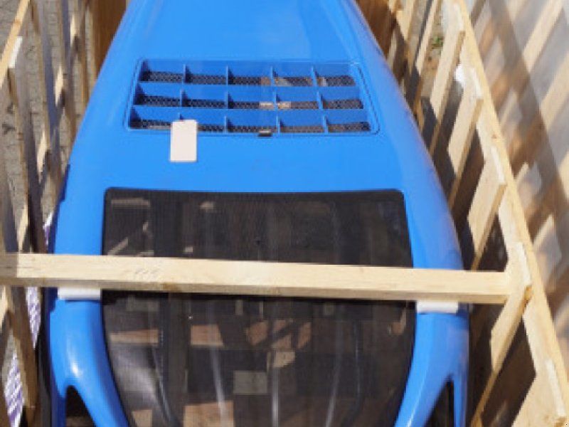 New Holland T8