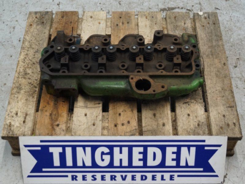John Deere 4239