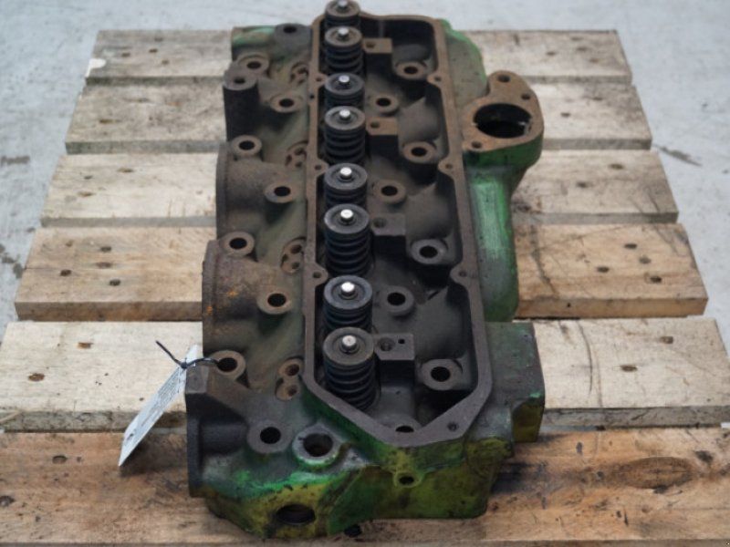 John Deere 4239