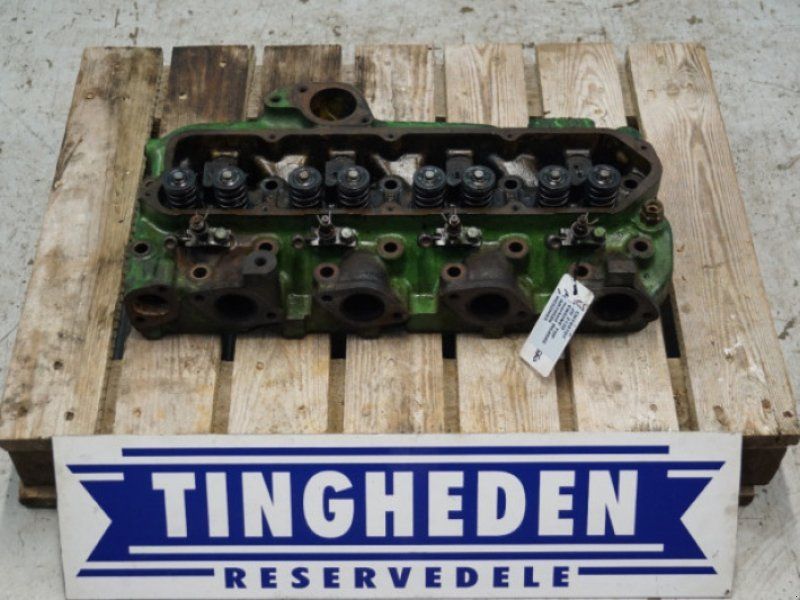 John Deere 4239
