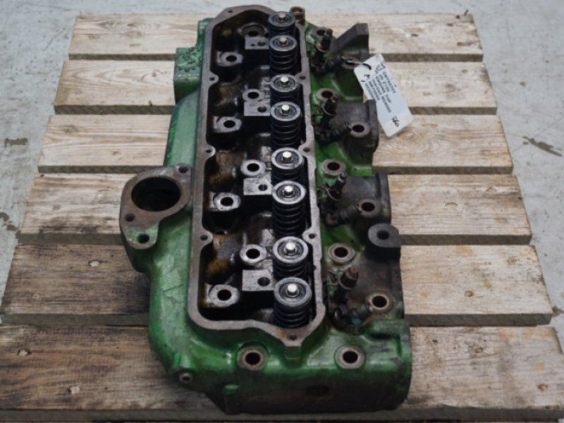 John Deere 4239