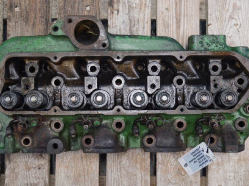 John Deere 4239