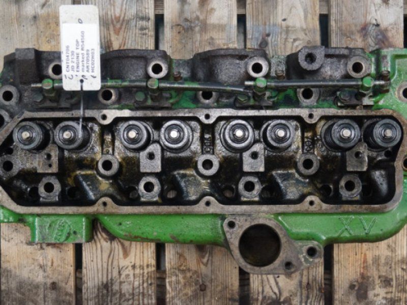 John Deere 4239