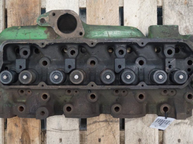 John Deere 4239