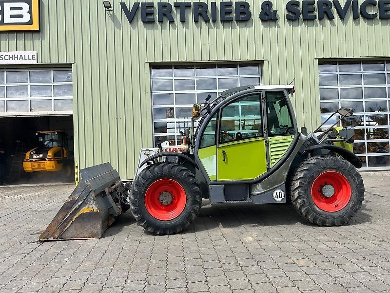 Claas Scorpion 7040 Vario