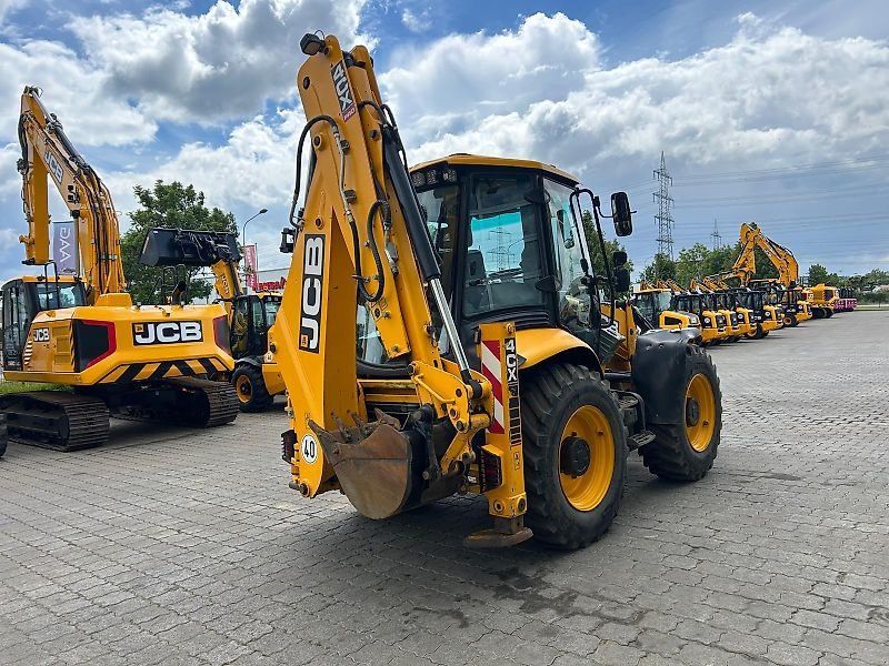 JCB 4CX