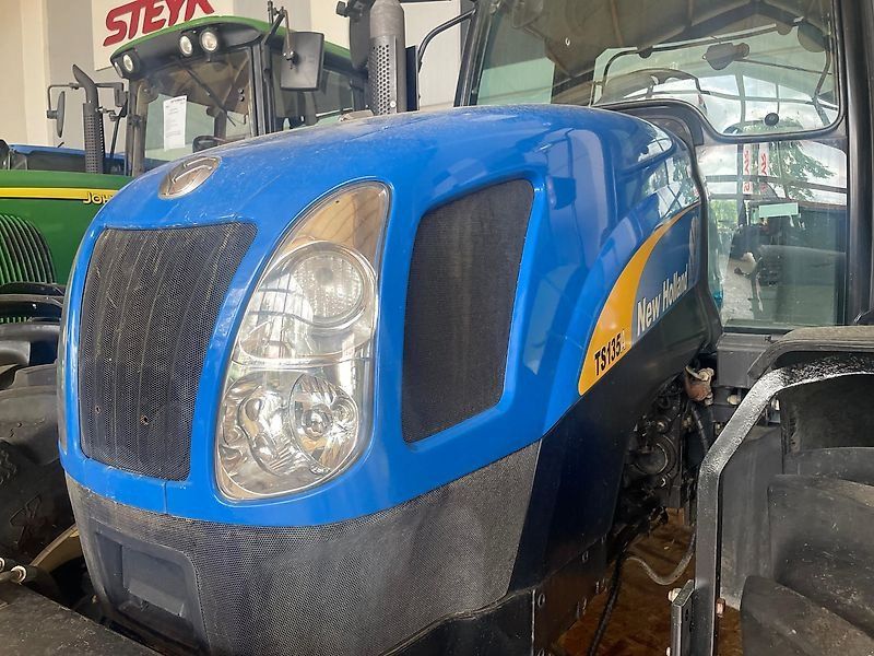 New Holland TS 135 A