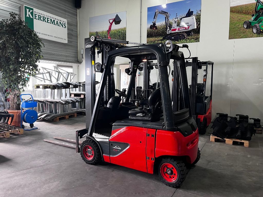 LINDE E16P-02 EVO Elekt heftruck, Triplomast, Accu van 2022.