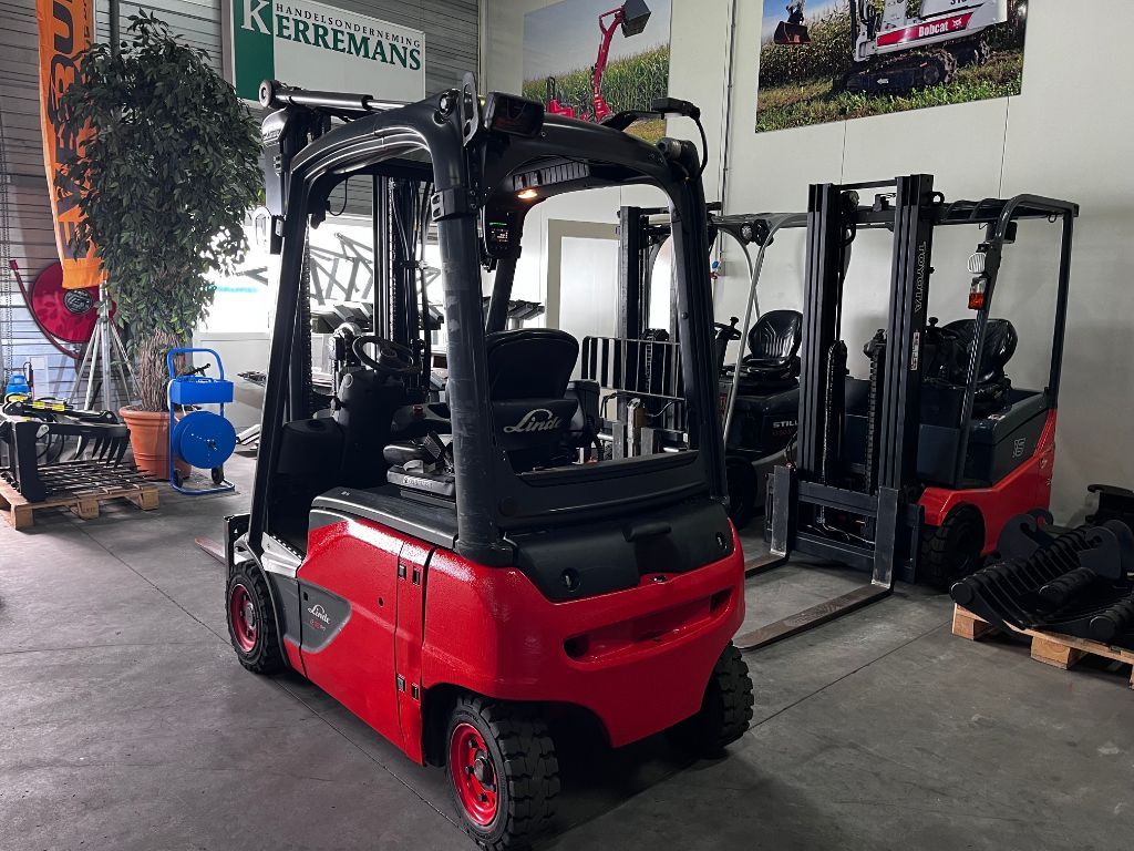 LINDE E16P-02 EVO Elekt heftruck, Triplomast, Accu van 2022.