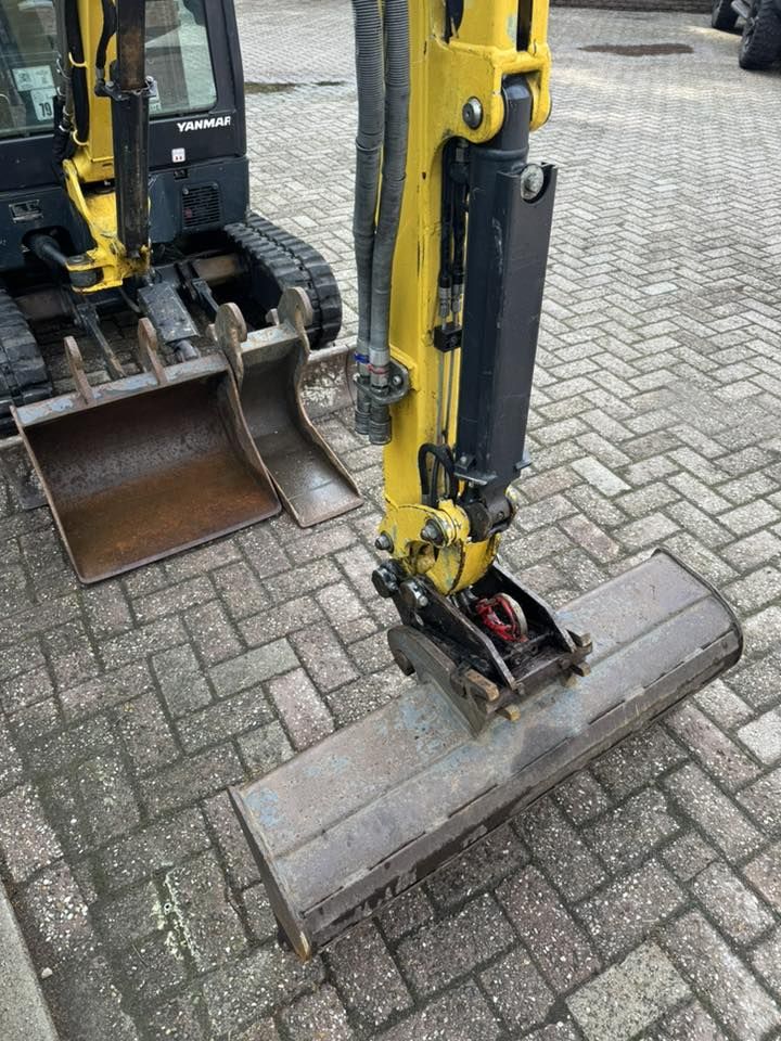 Yanmar SV18 Minigraver + 3 bakken
