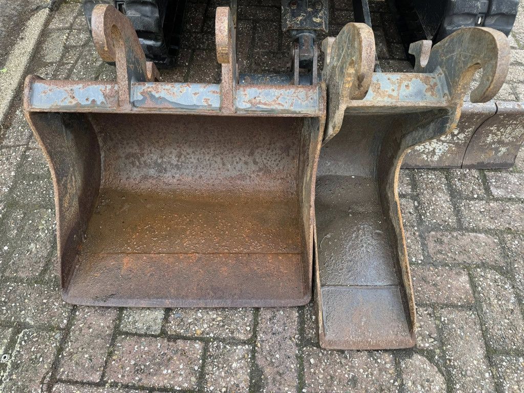 Yanmar SV18 Minigraver + 3 bakken