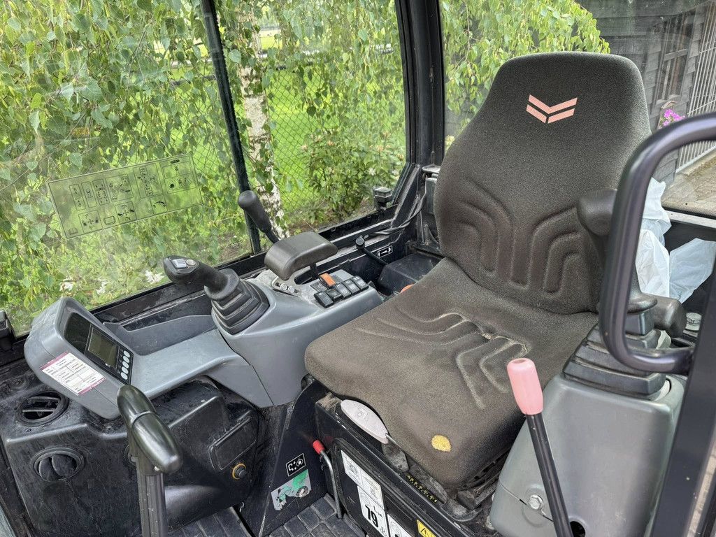 Yanmar SV18 Minigraver + 3 bakken