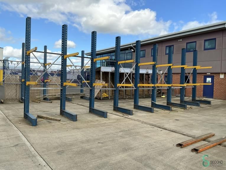 Cantilever racking Stow
