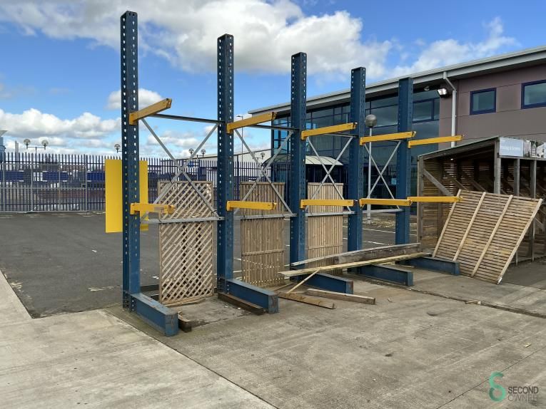 Cantilever racking Stow