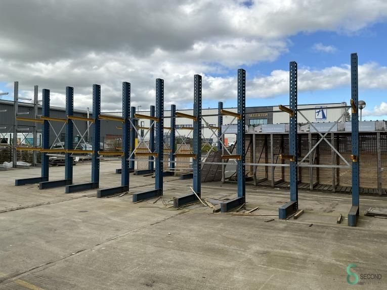 Cantilever racking Stow