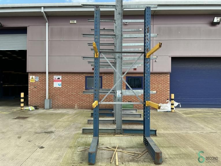 Cantilever racking Stow