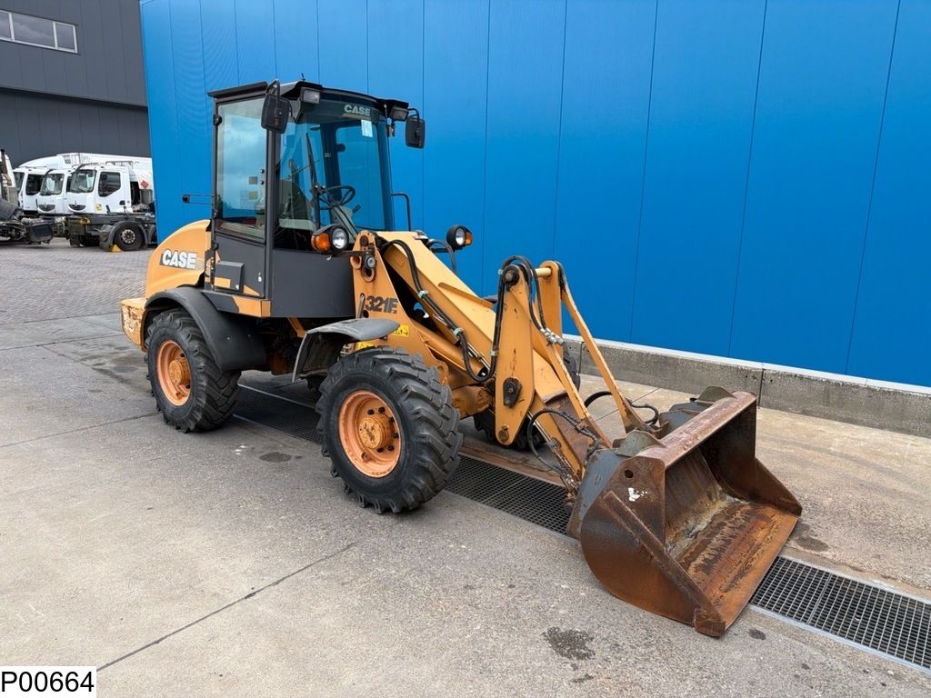 Case 321E 56 kw, 4x4, 3565 h