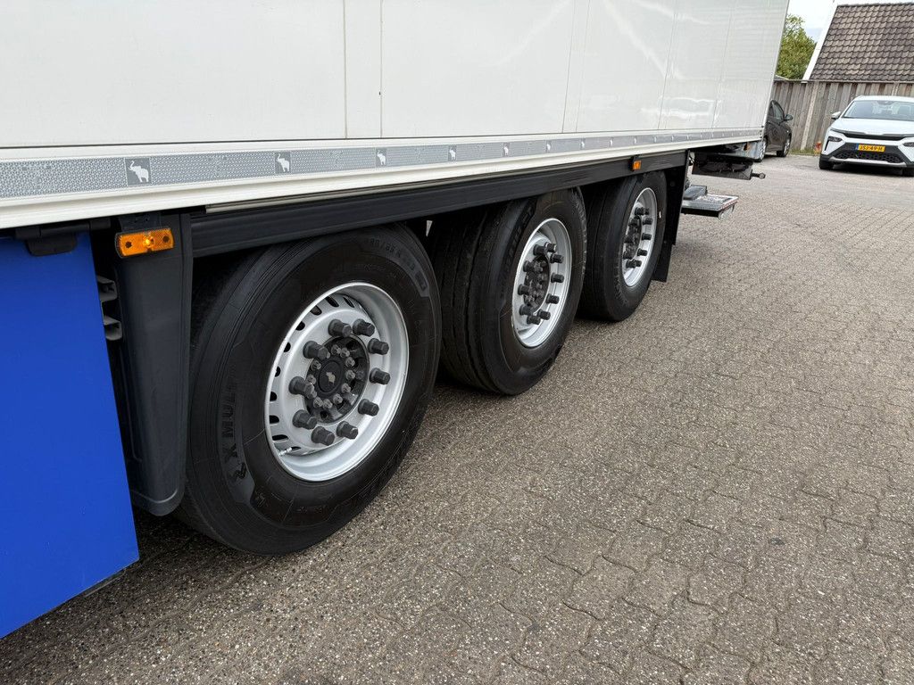 Schmitz Cargobull SKO 24 Thermo King A400 Liftas 2Ton LBW 2T 270H 250B