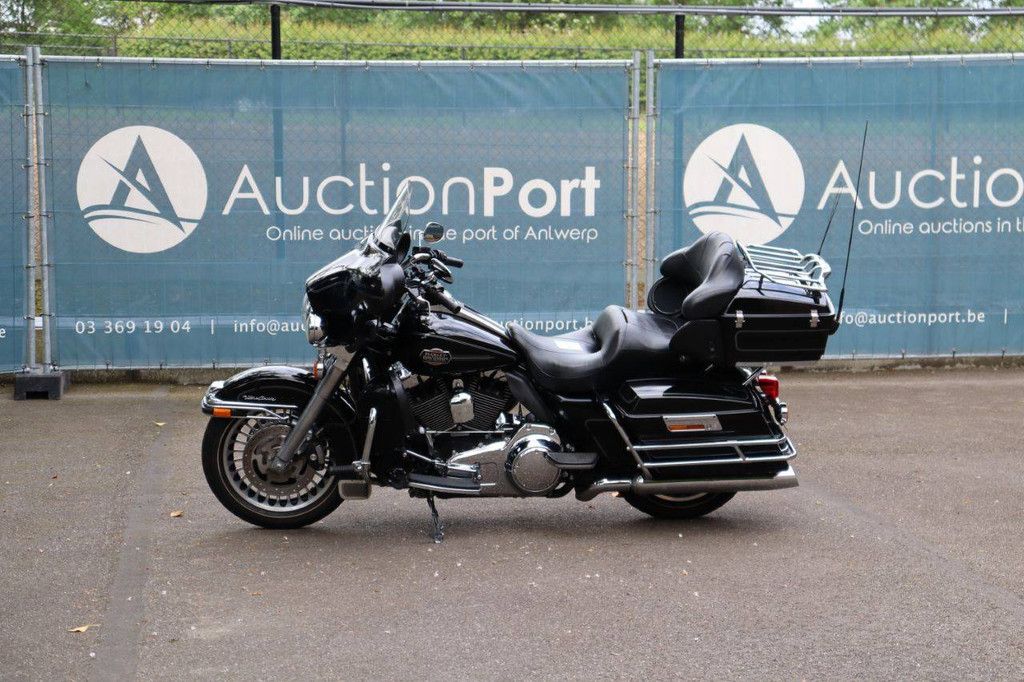 Motorcycle Harley Davidson Ultra Classic Petrol 2010
