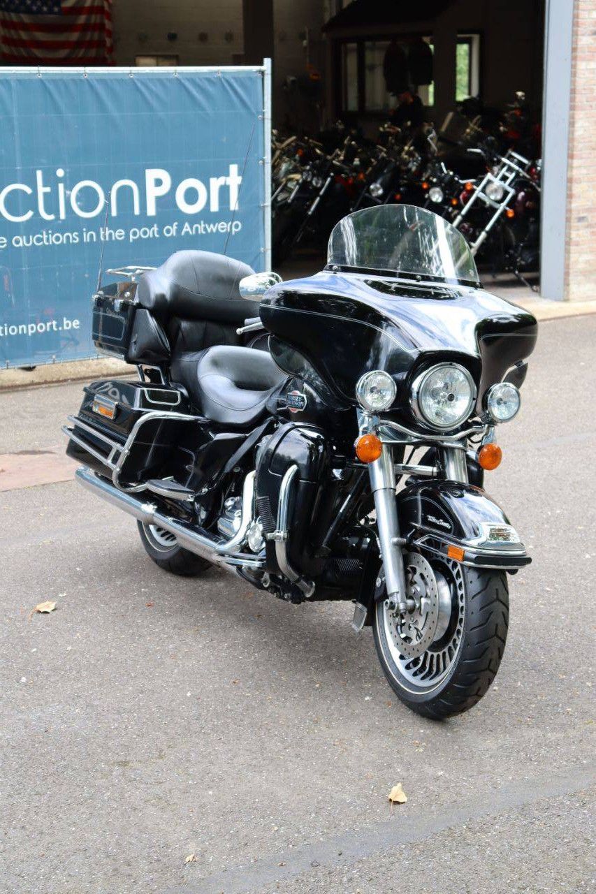 Motorcycle Harley Davidson Ultra Classic Petrol 2010