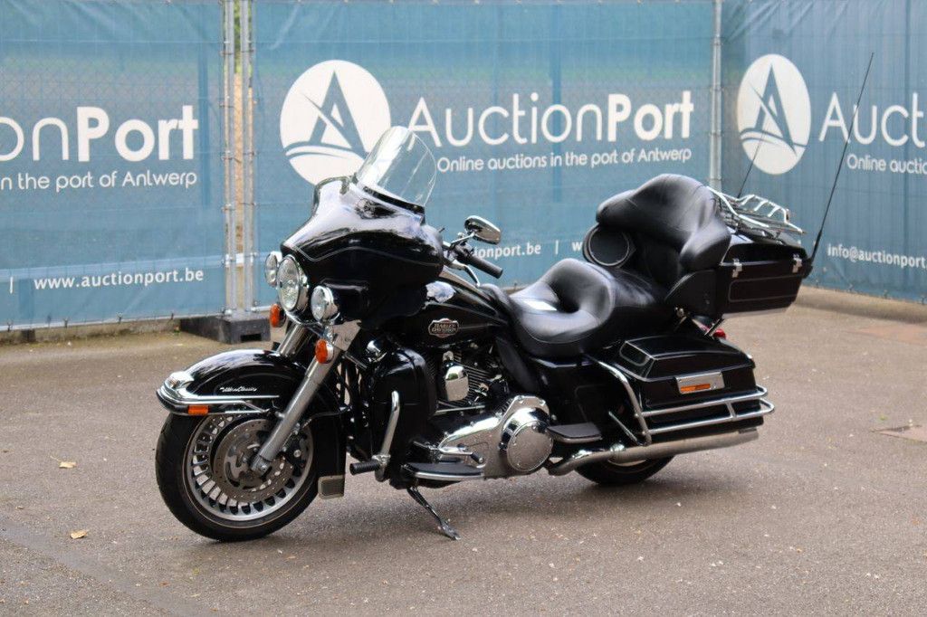 Motorcycle Harley Davidson Ultra Classic Petrol 2010