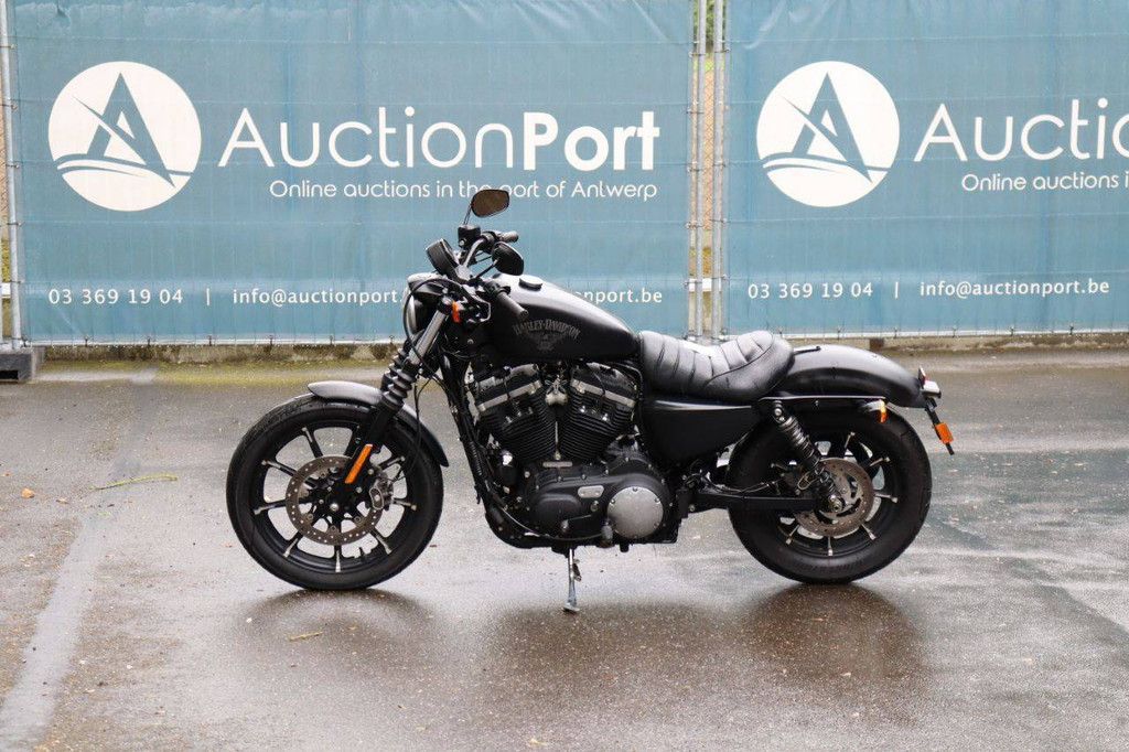 Motorrad Harley Davidson Sportster XL883 Iron Benzin 2016