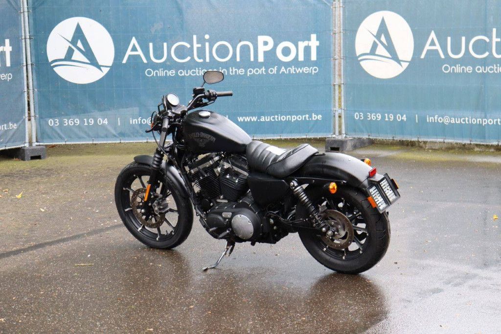 Motorrad Harley Davidson Sportster XL883 Iron Benzin 2016