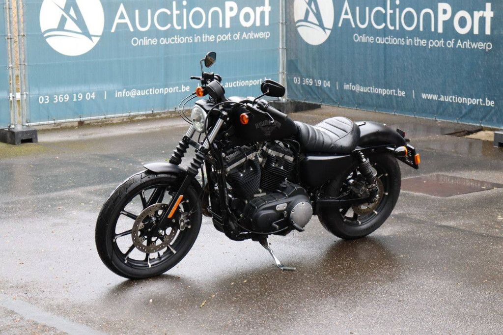 Motorrad Harley Davidson Sportster XL883 Iron Benzin 2016