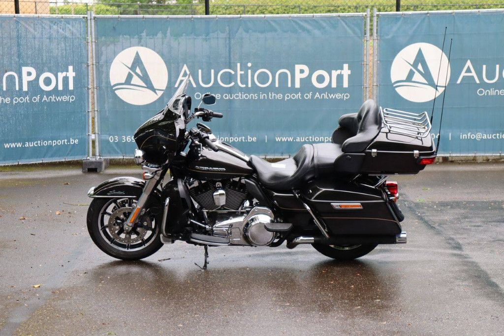 Motorcycle Harley Davidson Ultra Classic Petrol 2016