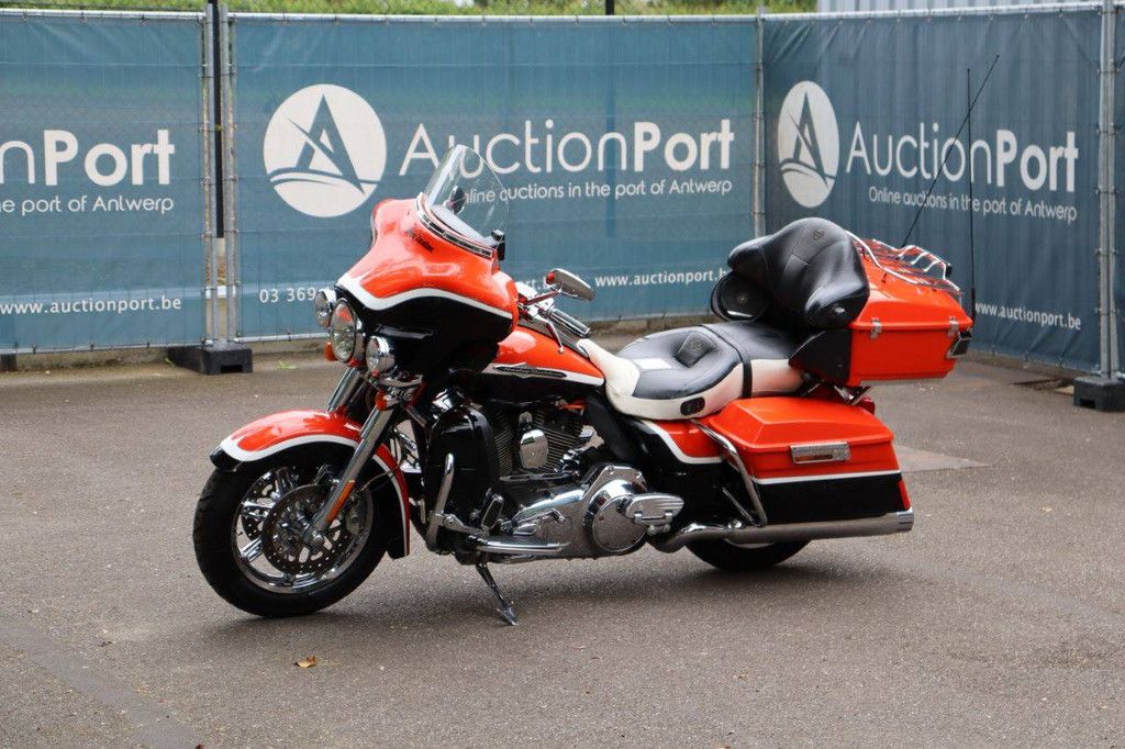 Motorrad Harley Davidson CVO Electra Glide Ultra Benzin 2012