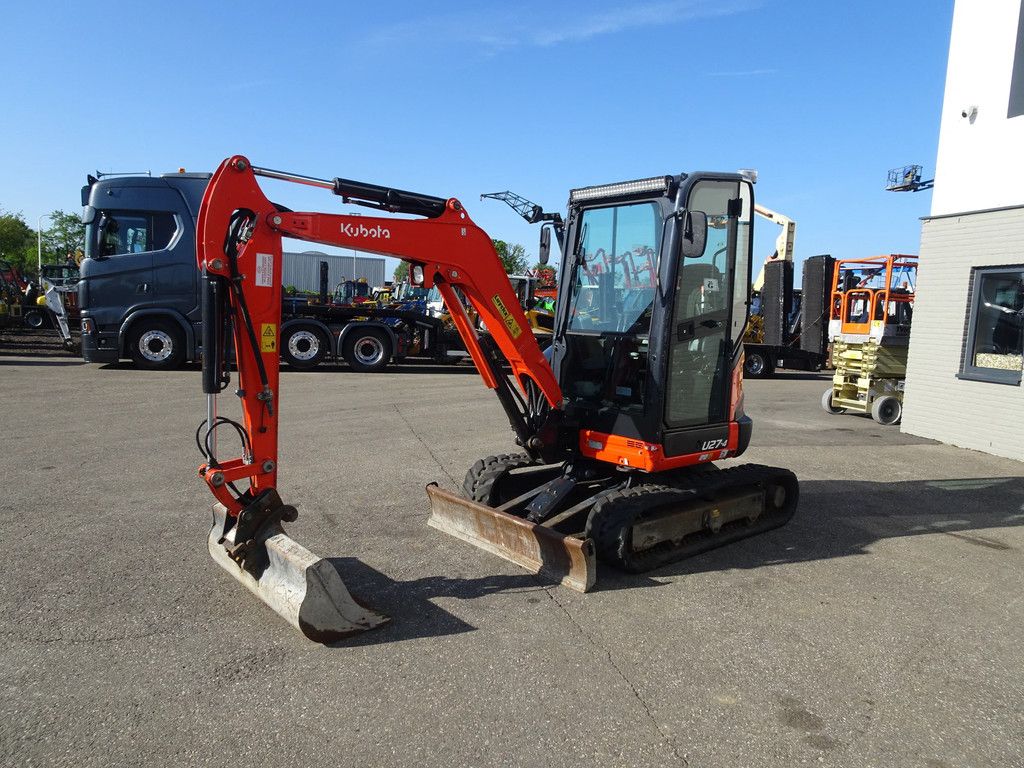 Kubota U27-4