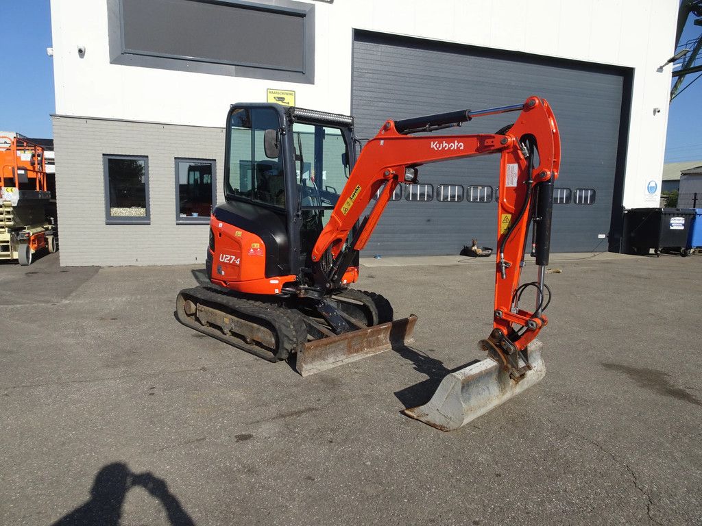 Kubota U27-4