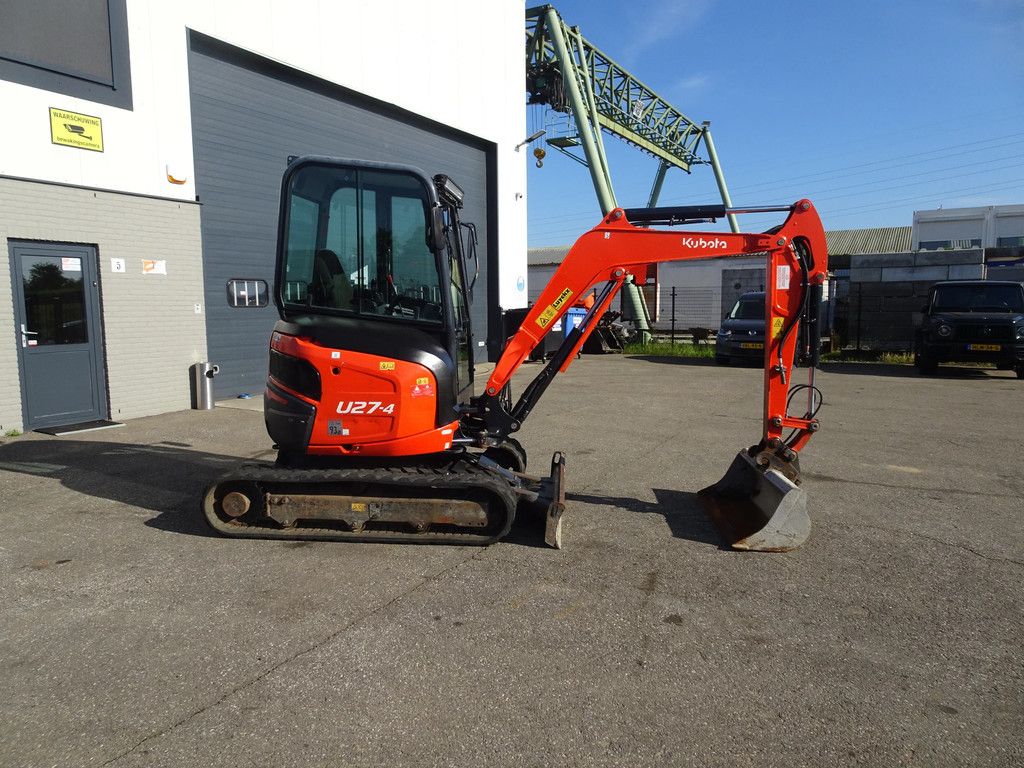 Kubota U27-4