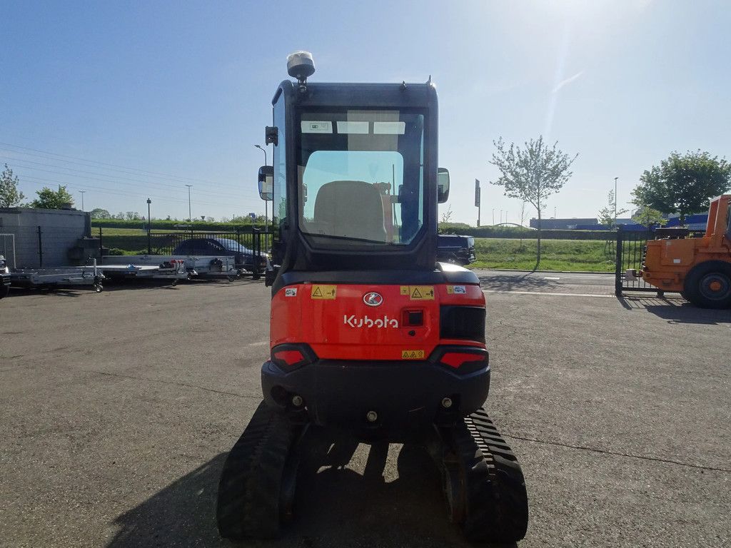 Kubota U27-4