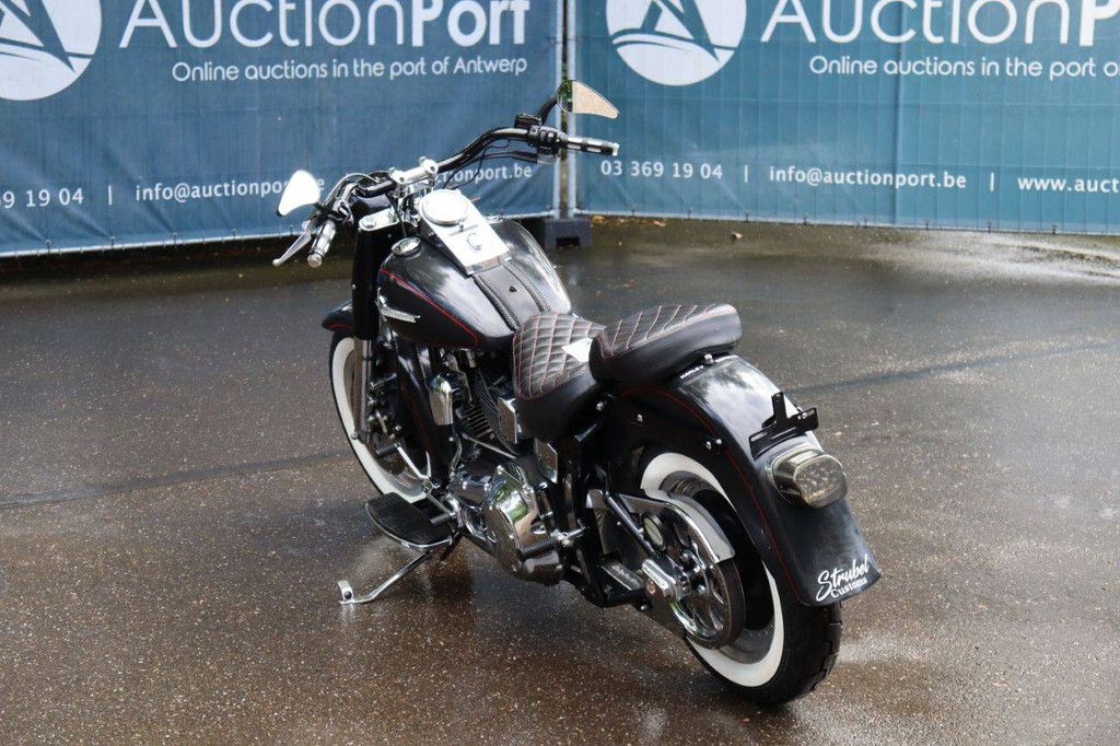 Motorrad Harley Davidson Fat Boy Softail Benzin 2006