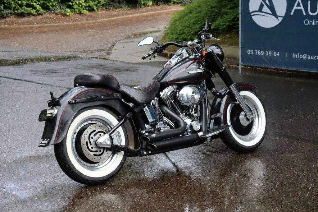 Motorrad Harley Davidson Fat Boy Softail Benzin 2006